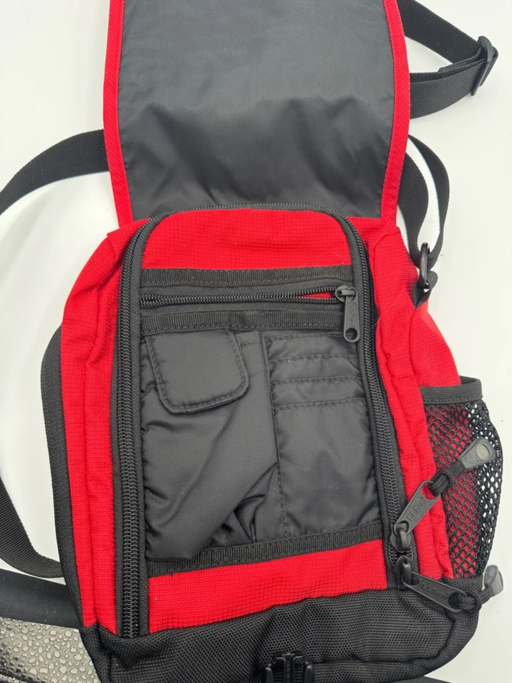 L.L. Bean Red and Black Men's Messenger Crossbody Bag adjustable strap pockets